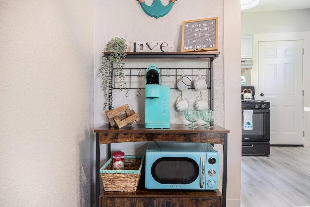 Sea Pink Retreat - Walk To Beach, Newly Renovated Galveston Extérieur photo
